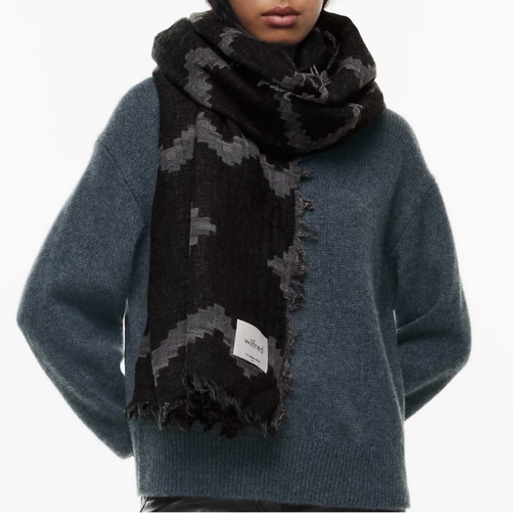 X SOLD X Aritzia: Wilfred Diamond Mosaic Blanket Scarf, reversible